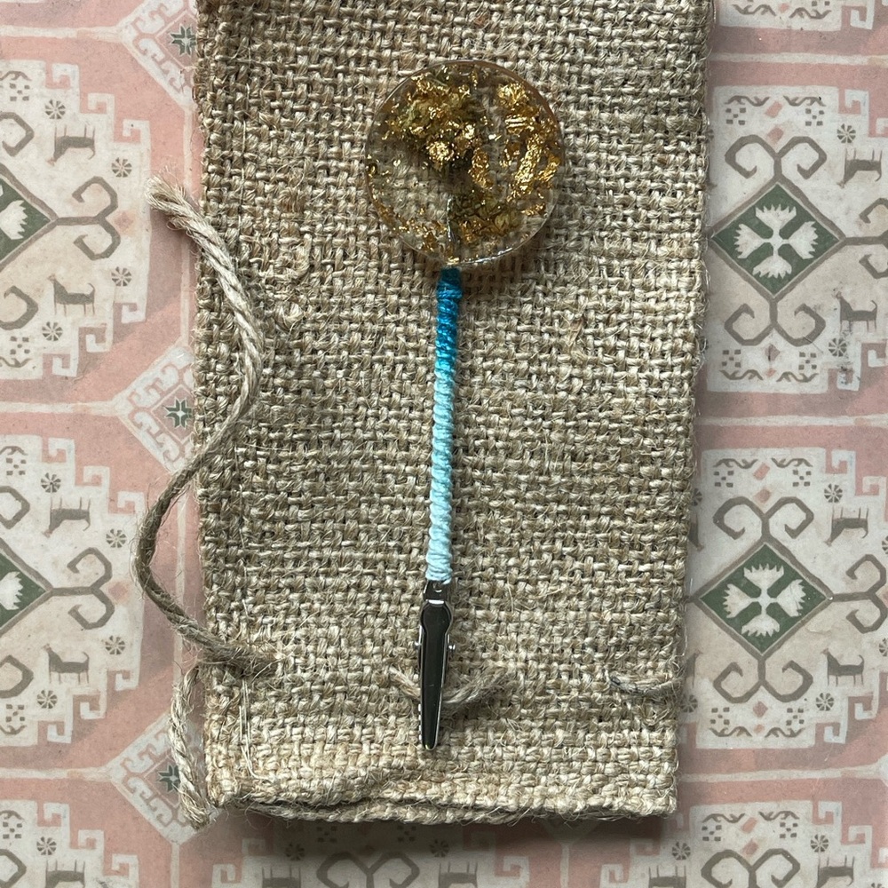 Handmade botanical resin art clip with macrame covered post - round gold bud 1B